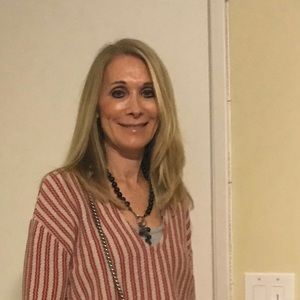 Meet your Posher, Mona